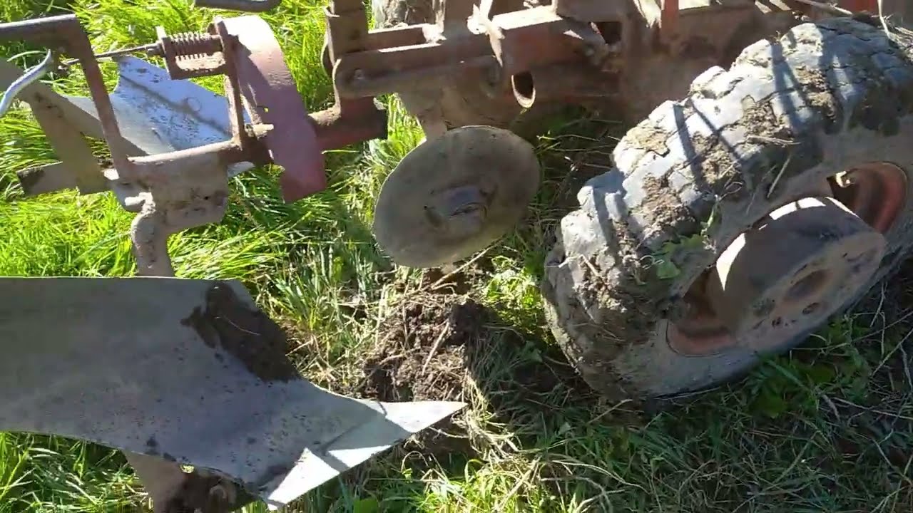 Самодельный оборотный плуг для мотоблока