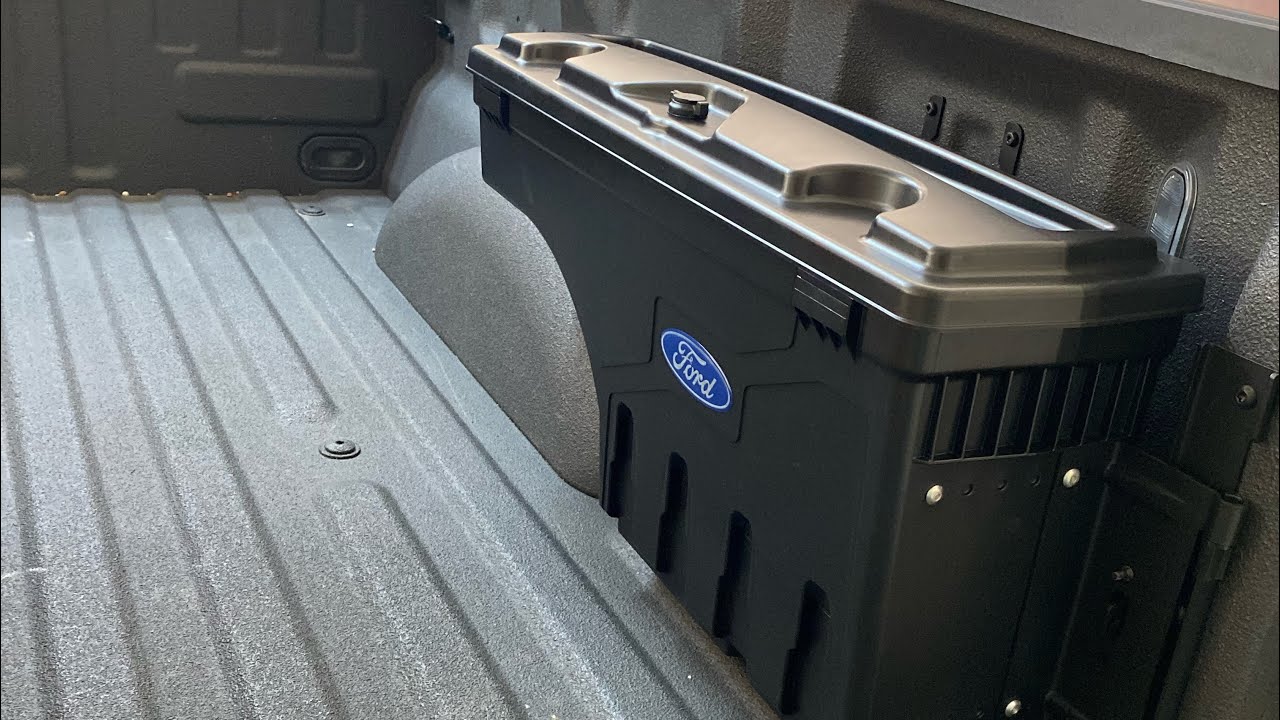 Откидные инструментальные кейсы UnderCover для Ford F150 2015-2020 годов выпуска.