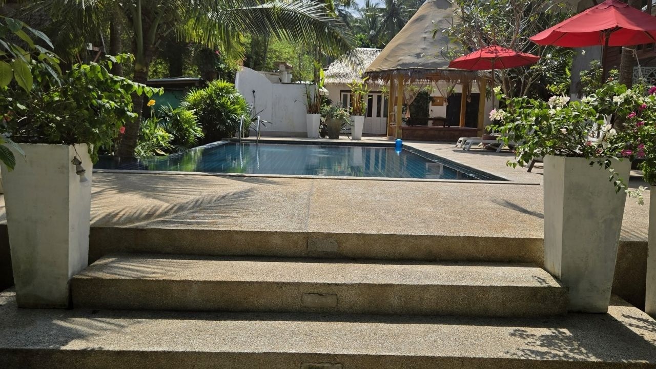 Travelling to Khanom and Staying at the Hallo Villa Resort