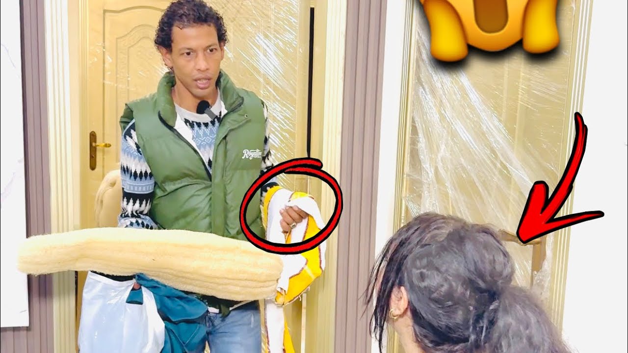 الزوجة رجعت من السوق لقت اخو جوزها بيستحمي في الحمام !!
