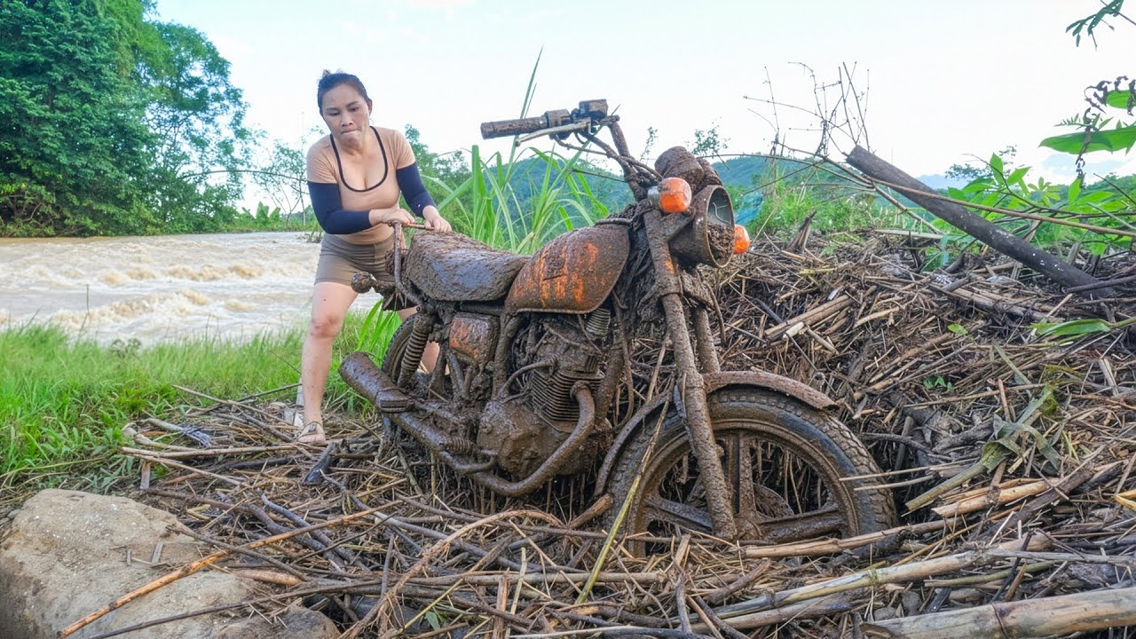 A Garbage Collector Girl Discovered a Superbike Buried Under Garbage Dump - Restoration Challenge