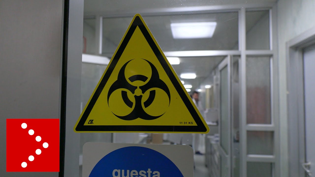 Dentro l'ospedale di Pavia: il reparto di terapia intensiva e il laboratorio dei tamponi