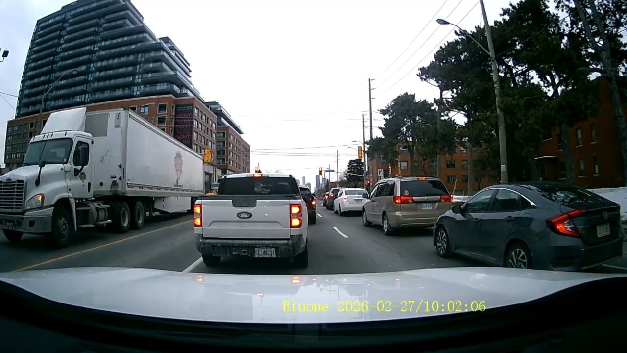 Toronto dash cam  Eglinton Avenue East TO  Mount Pleasant Road