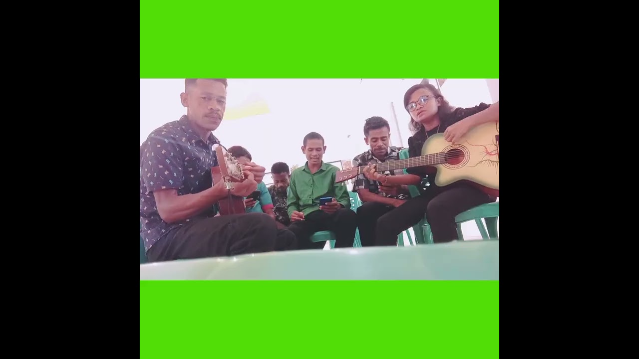 Hai Monim ii usi // cipt / voc : ( Mr, cribo ) 