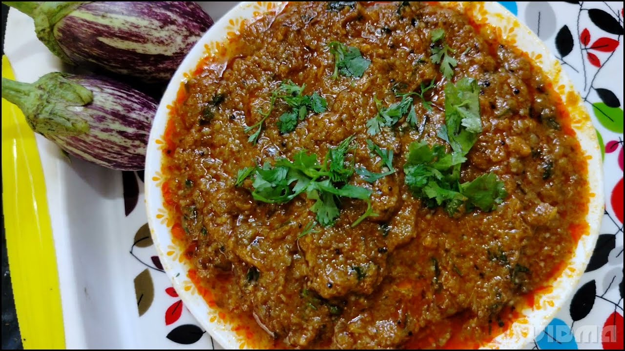 घोटलेली वांग्याची भाजी | जळगाव खान्देशी भागातील पंगत मधील घोटलेली वांग्याची भाजी |