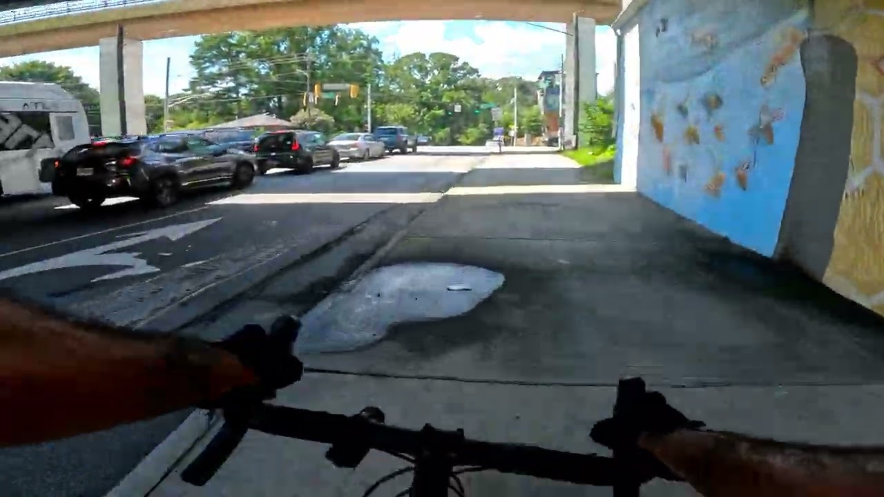 Oh geeze what's goin' on #atlanta #cyclecommute #roadbike #gravelbike #humility