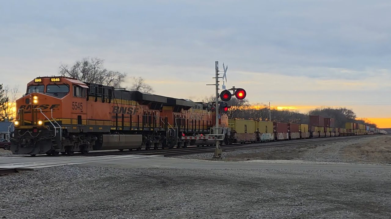 BNSF 5545 EB Intermodal Q? Train at MP 130.16 in Chillicothe Illinois 2/7/26