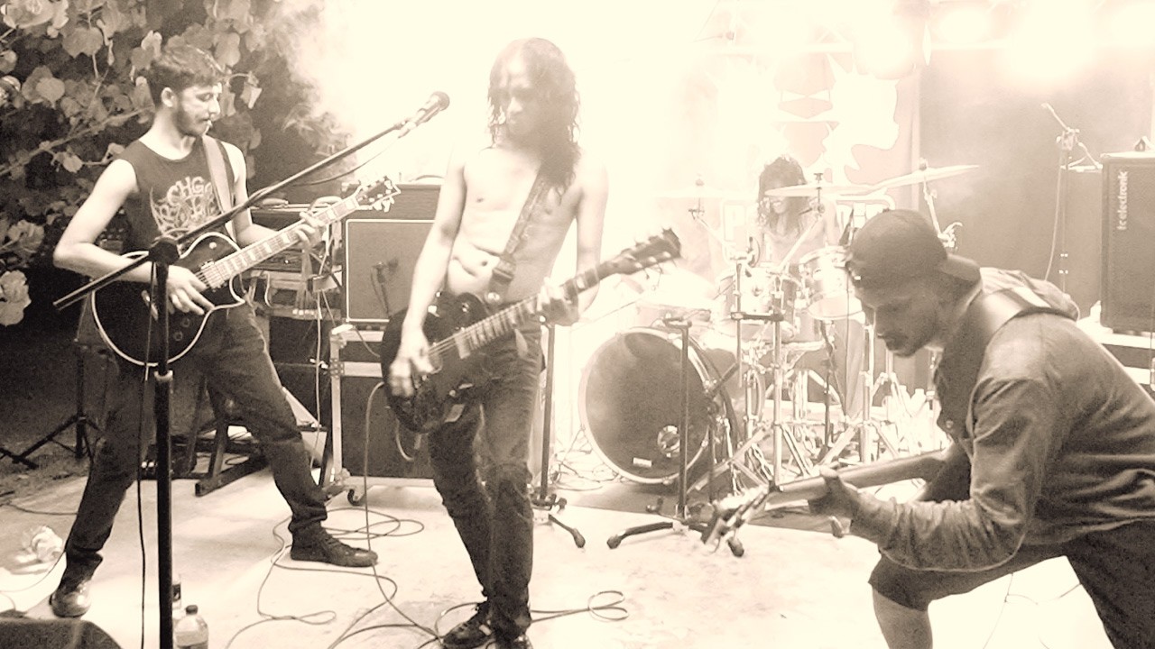 Paranoid Earthling - Molotov Superf**k (Live in Ahangama)