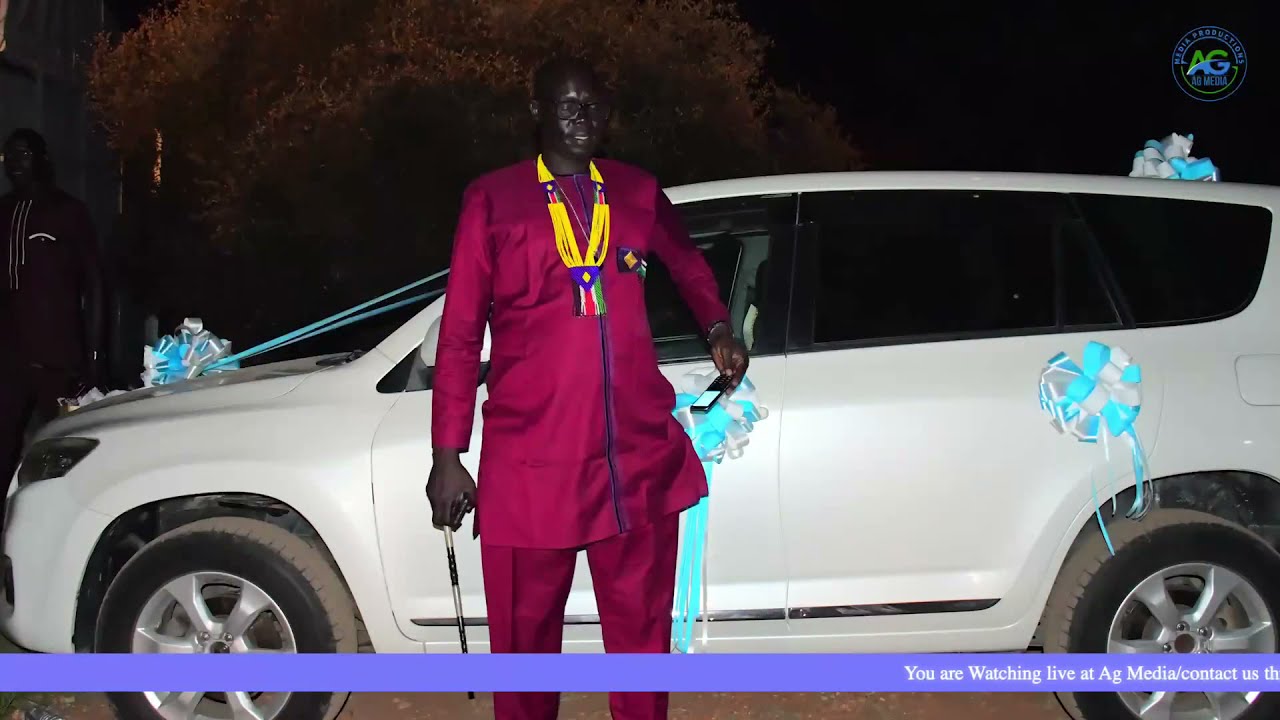 The full video of Wut Nyarweng honouring Artist Panchol Deng Ajangwith a car  in Juba on 11/12/2020