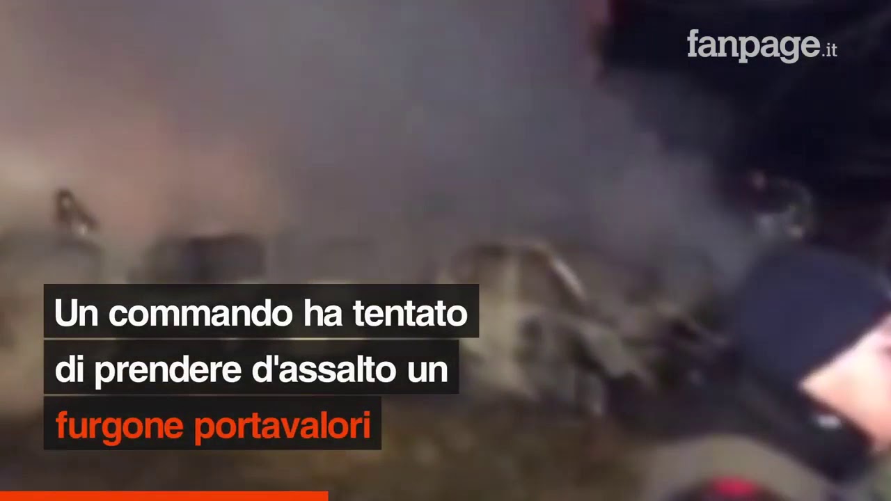 Assalto al furgone blindato Battistolli automobili incendiate chiodi sull'asfalto colpo fallito
