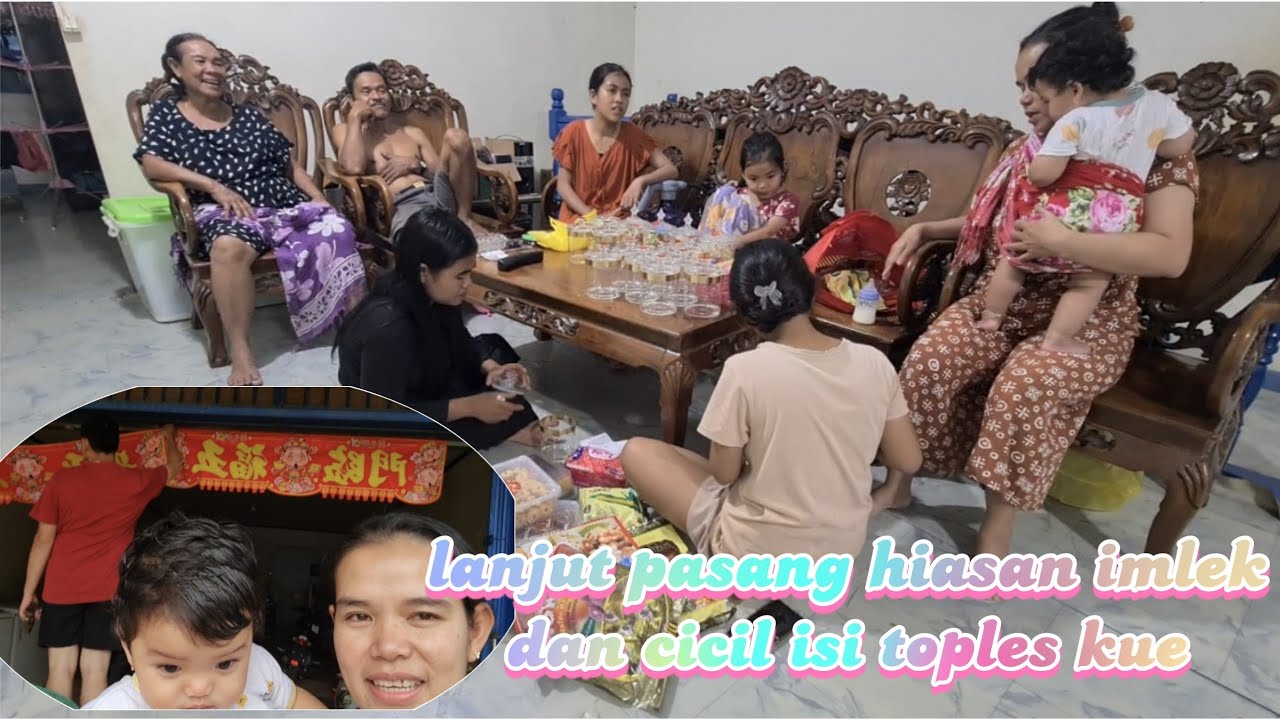 Lanjut pasang hiasan imlek // masukan kue dan permen dalam toples