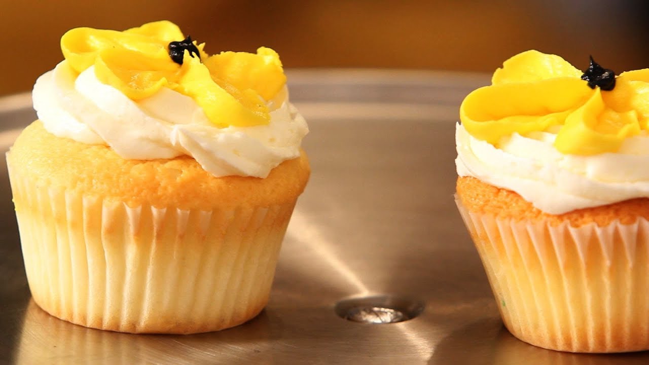 How to Make Flower Cupcakes | Cupcake Tutorials