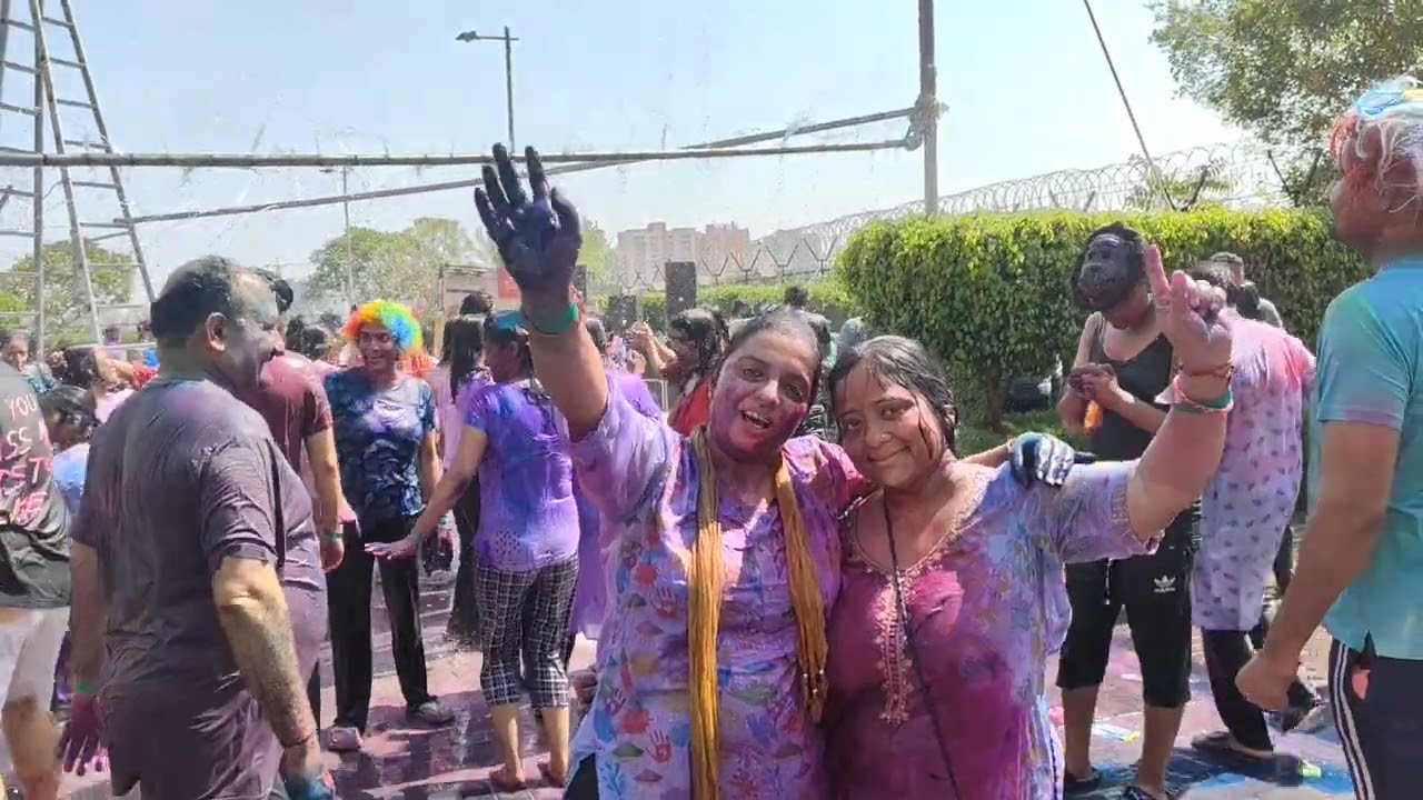 Holi celebration at Ansal heights sec 92 Gurgaon vedio 10