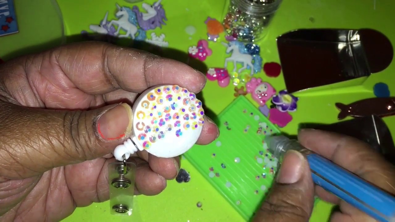 🤗🦄 DIY Unicorn Badge Holder