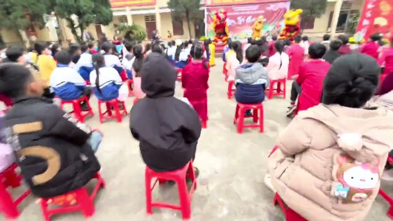Múa lân đặc sắc