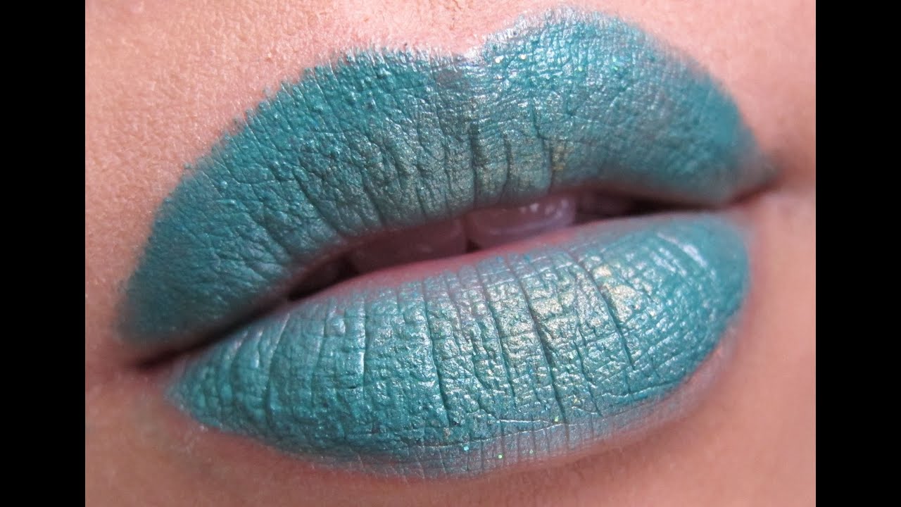 Teal Temptation Lips