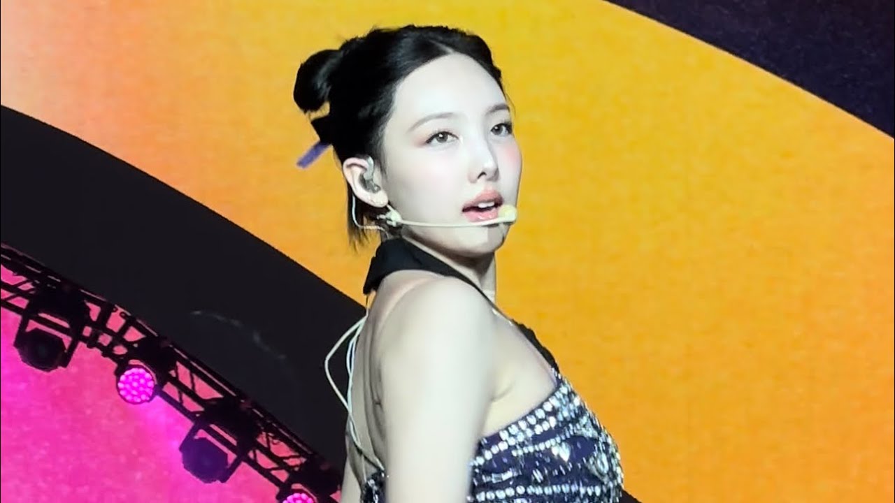 Moonlight Sunrise Nayeon Focus 230621 TWICE 5TH WORLD TOUR ‘READY TO BE’ in Dallas