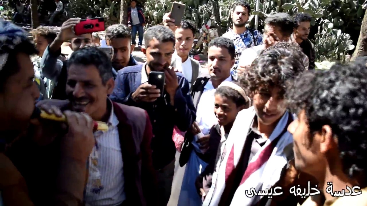 اقوي مهجم مزمرين يمنيين في مناظره لهم بين الولد والحاج