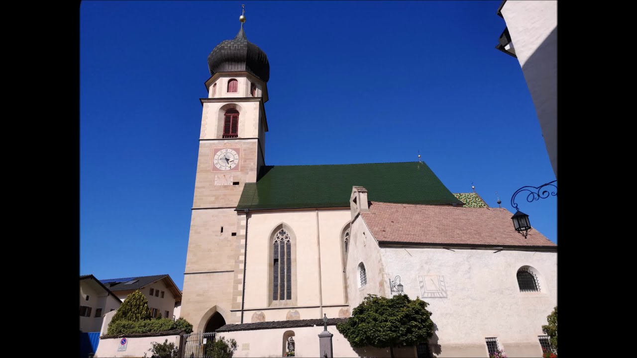 I - Völs am Schlern/Fiè allo Sciliar (BZ) Erzpfarrkirche Mariä Himmelfahrt Geläut zum Sonntagsamt