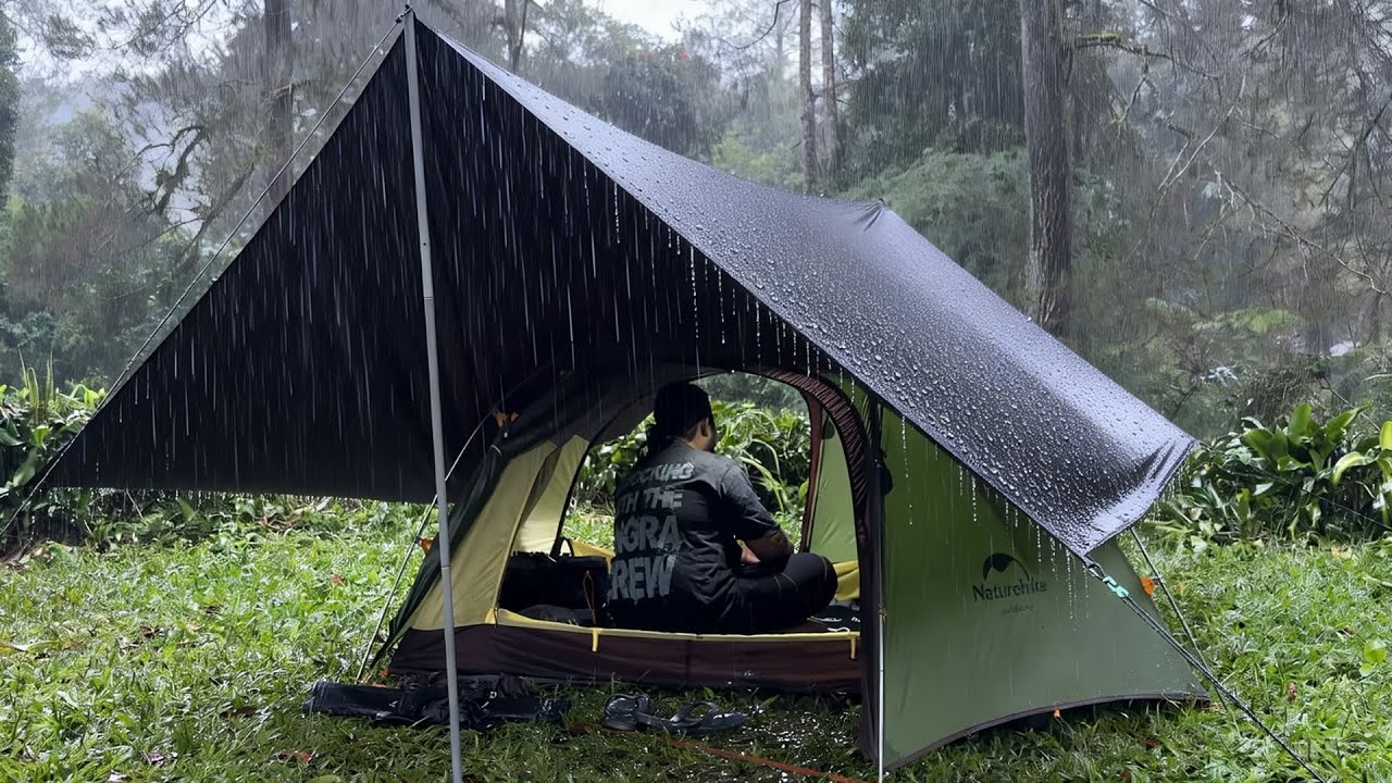 Одиночный кемпинг под долгим проливным дождем 🌧🌩 - Расслабляющий дождь в палатке