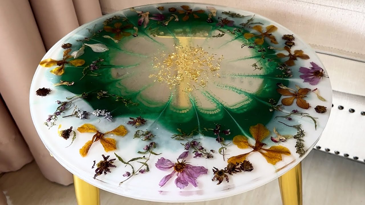 Resin Art Tutorial!  Удивительный бело-зеленый стол из ЦВЕТОВ и эпоксидной смолы.