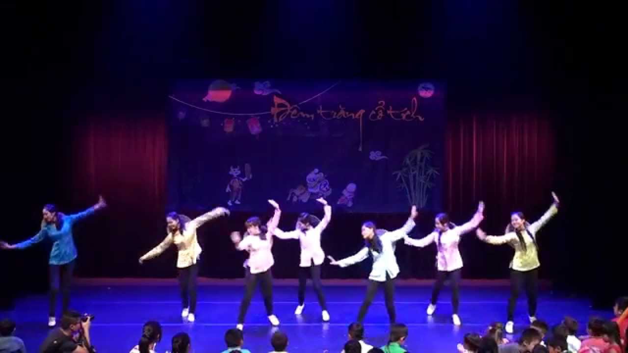 Múa Bức họa đồng quê - The countryside painting by VietCharm Dancers