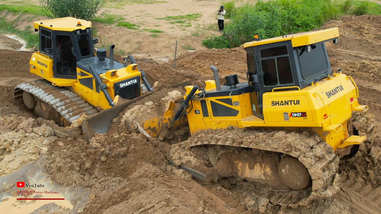Incredible Big Bulldozer Stuck In Mud Heavy Recovery Powerfully Helping Safety By Shantui Dozer