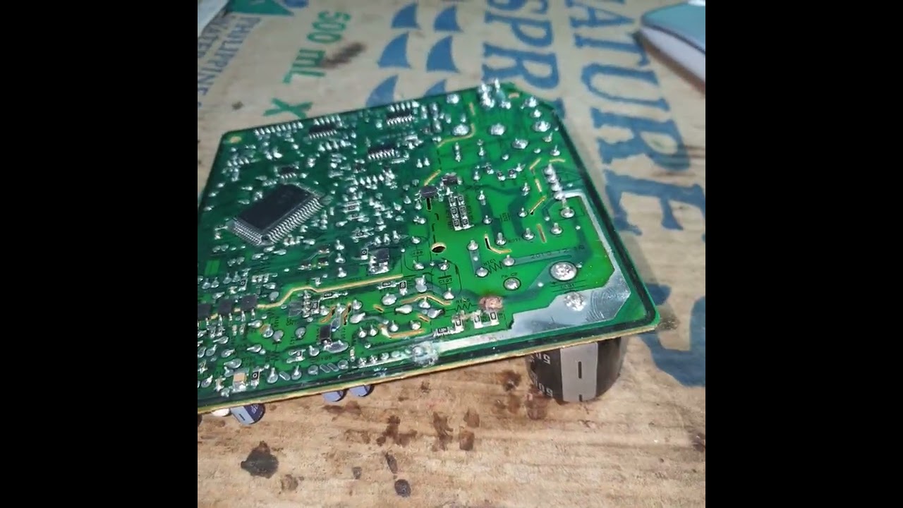 Samsung Air Conditioner Not Turning On — PCB Repair After Lizard Short Circuit