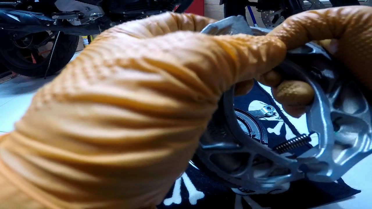 💀✌🏼🧰 Yamaha FZ2.0, revisión y/o cambio bandas freno trasero.