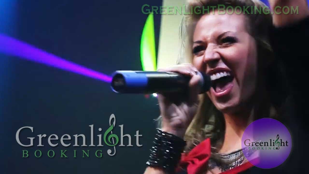 10 Reasons to Hire a Wedding Band for a Wedding Reception