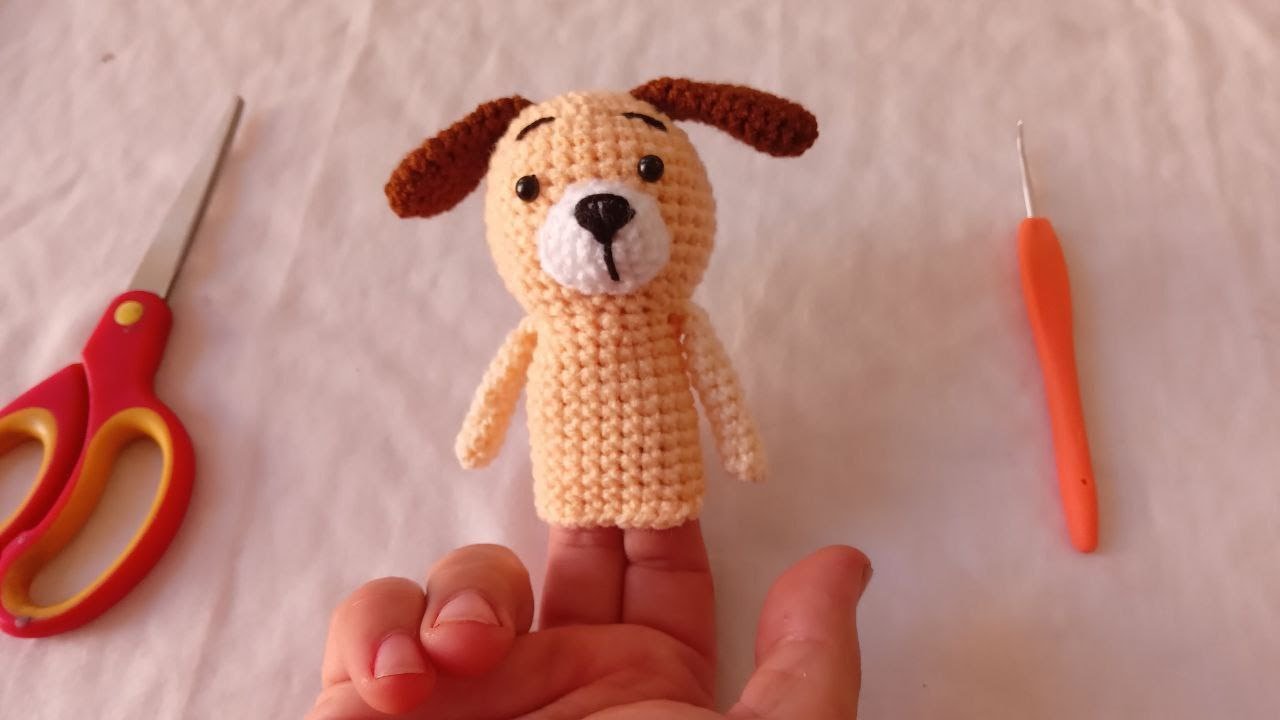 Crochet to make a dog finger puppet