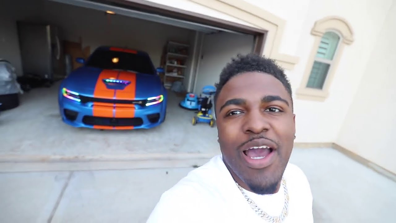COREY SHOWS ME HIS NEW CUSTOM HELLCAT! *INSANE*