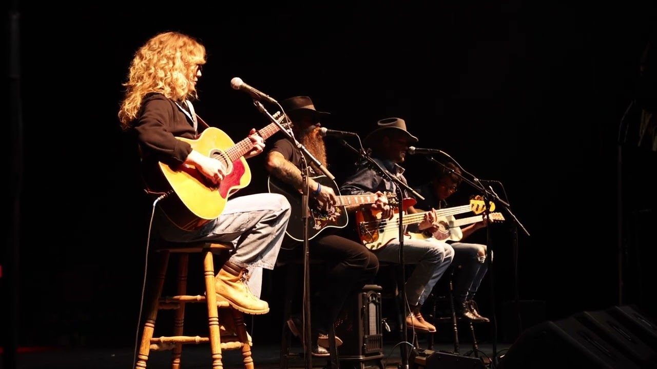 Cody Jinks & Erin Viancourt - We Get By (Live & Acoustic)