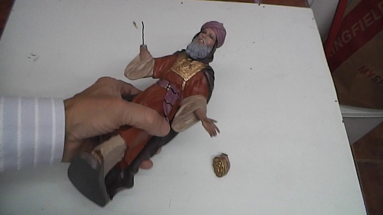 Belen, Reparación figura de barro, Rev 1