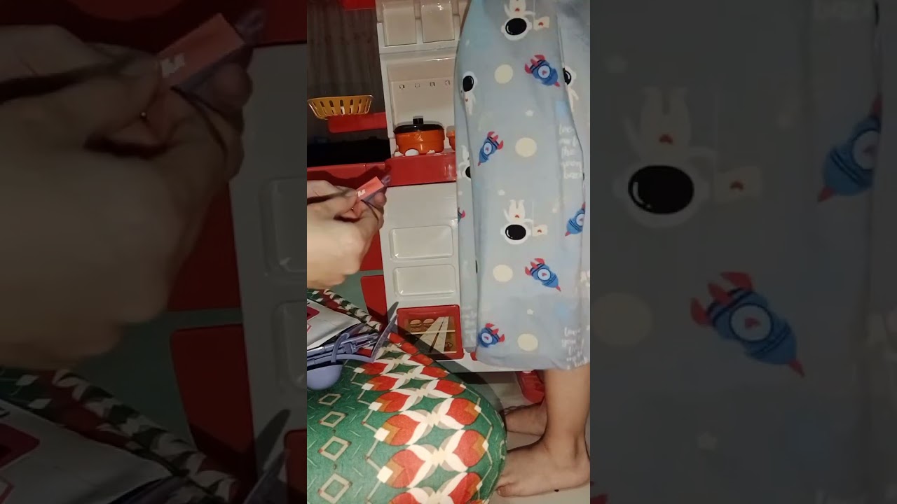 Unboxing kitchen set