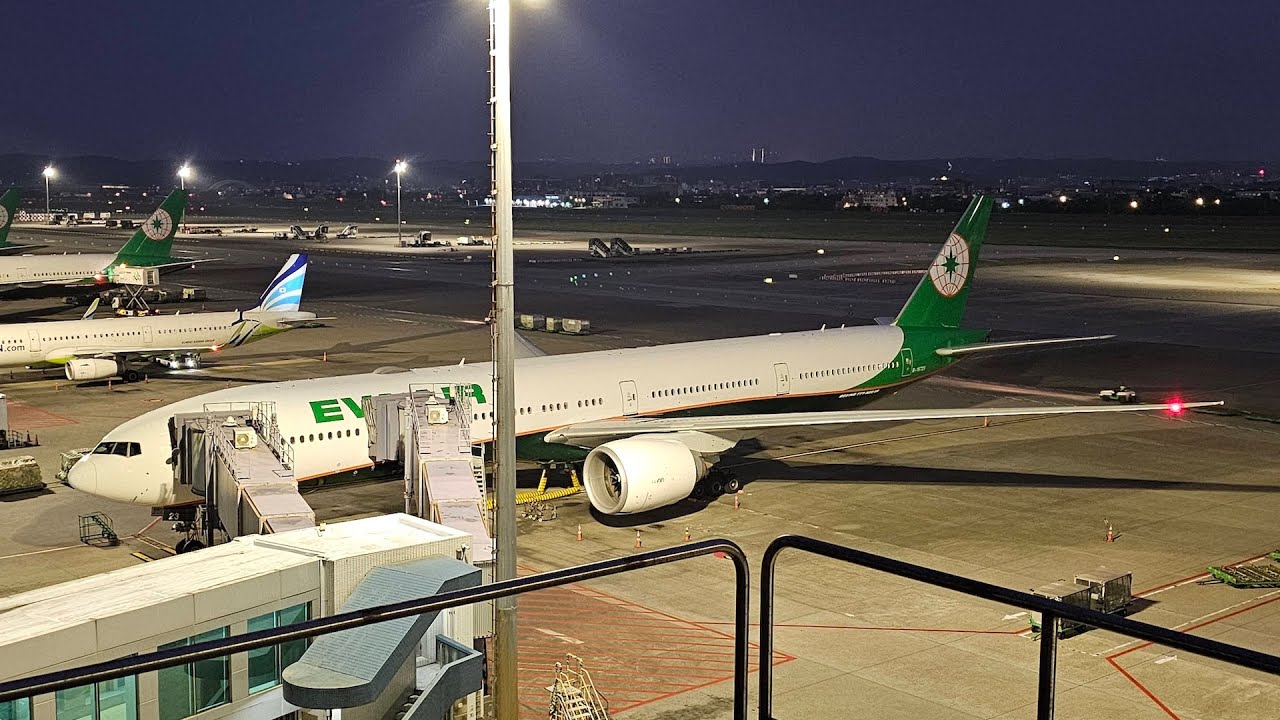 EVA Air Boeing 777-36N(ER) (B-16723) Premium Economy (22A) BR56 TPE-ORD