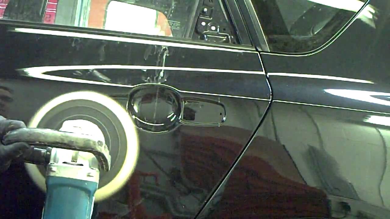 How to Remove a Clear Coat Run Using Polyester Putty