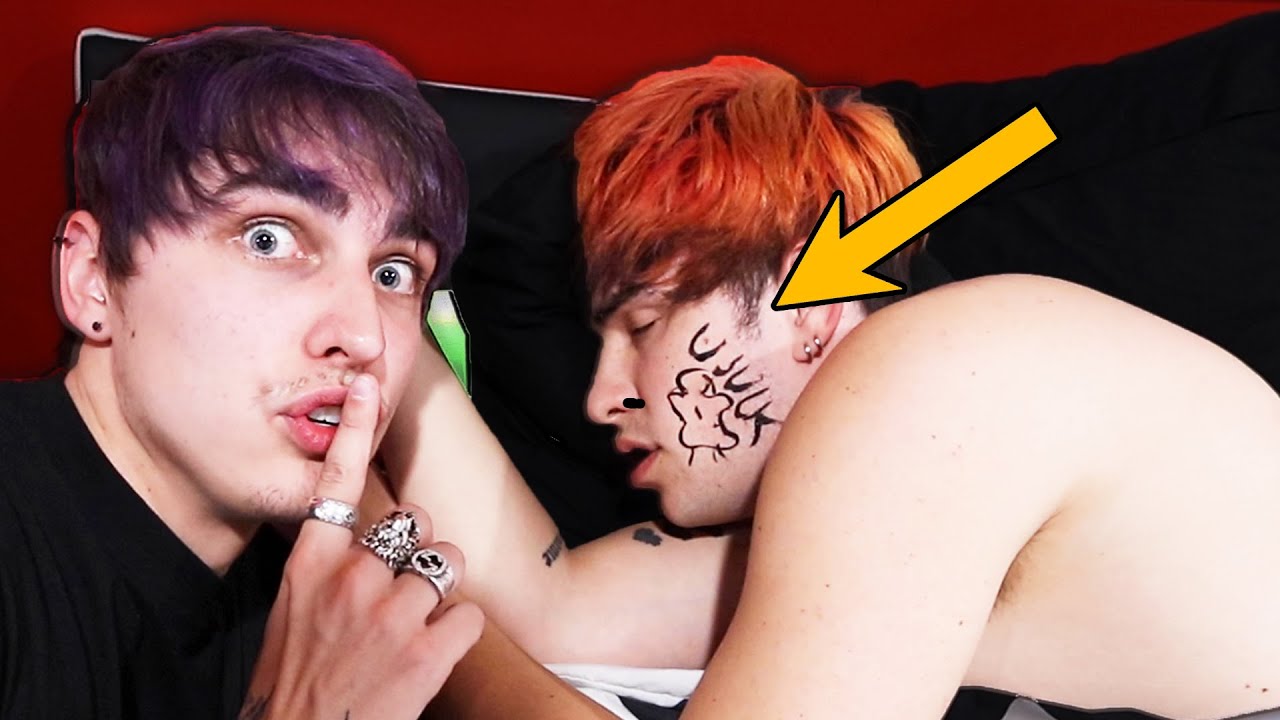 FACE TATTOO PRANK ON ROOMMATE | Colby Brock
