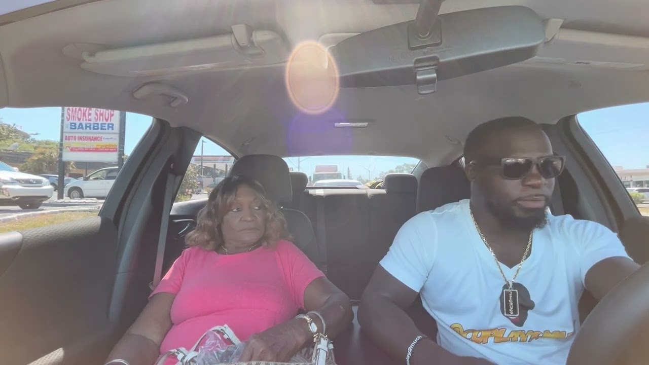 Snake prank on grandma Sabrina from pet store