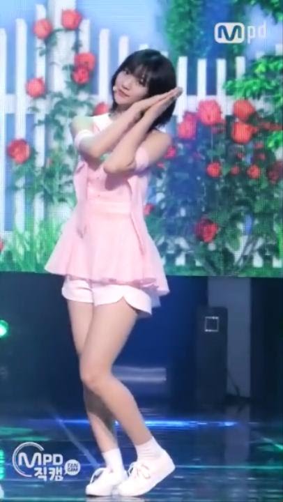 [MPD직캠] 오마이걸 비니 직캠 Windy Day OH MY GIRL BINNIE Fancam @엠카운트다운_160526