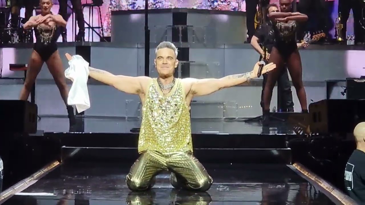 Robbie Williams - Land Of 1000 Dances - LIVE in Köln 05.02.2023