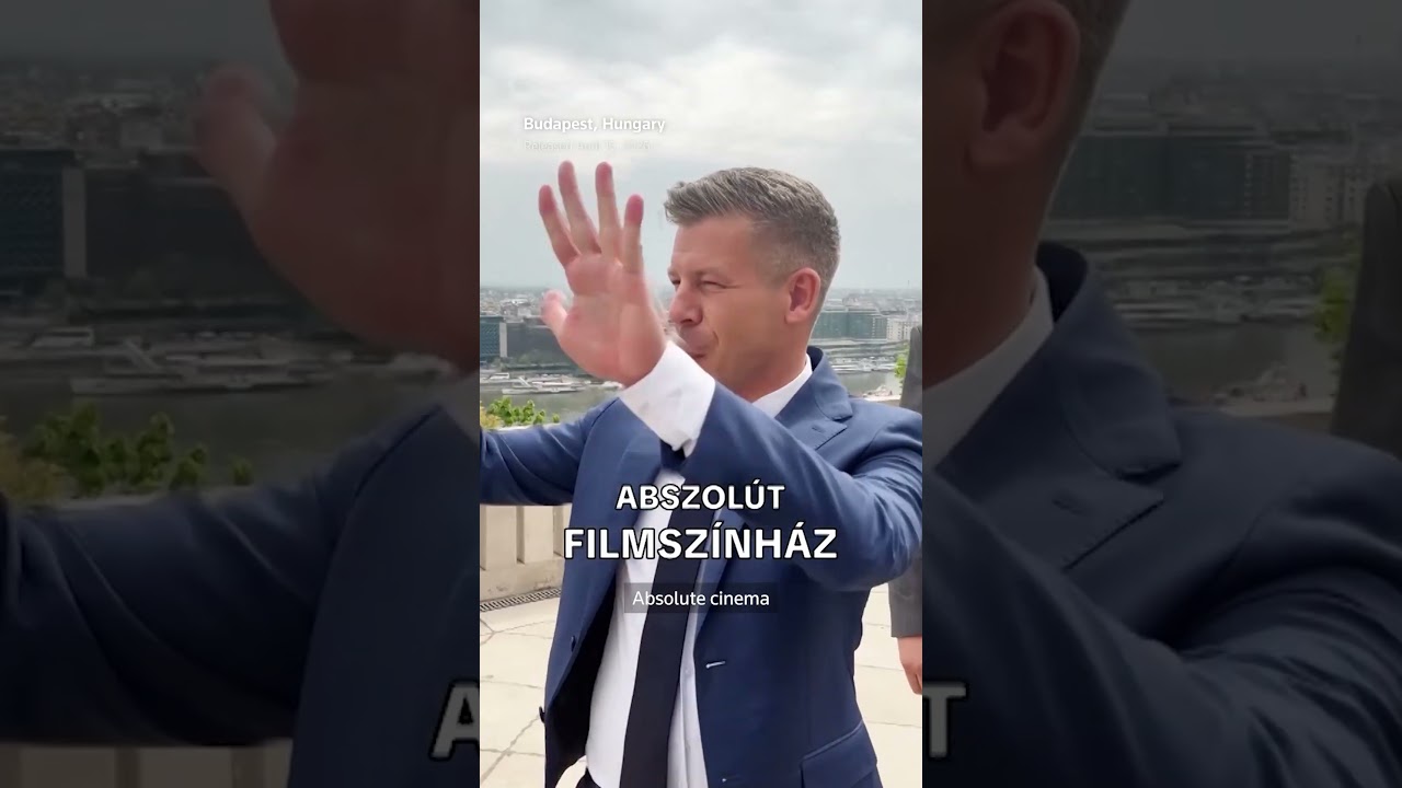 &laquo;Это премьер-министр?&raquo; &mdash; Венгерский житель заметил Орбана на балконе.