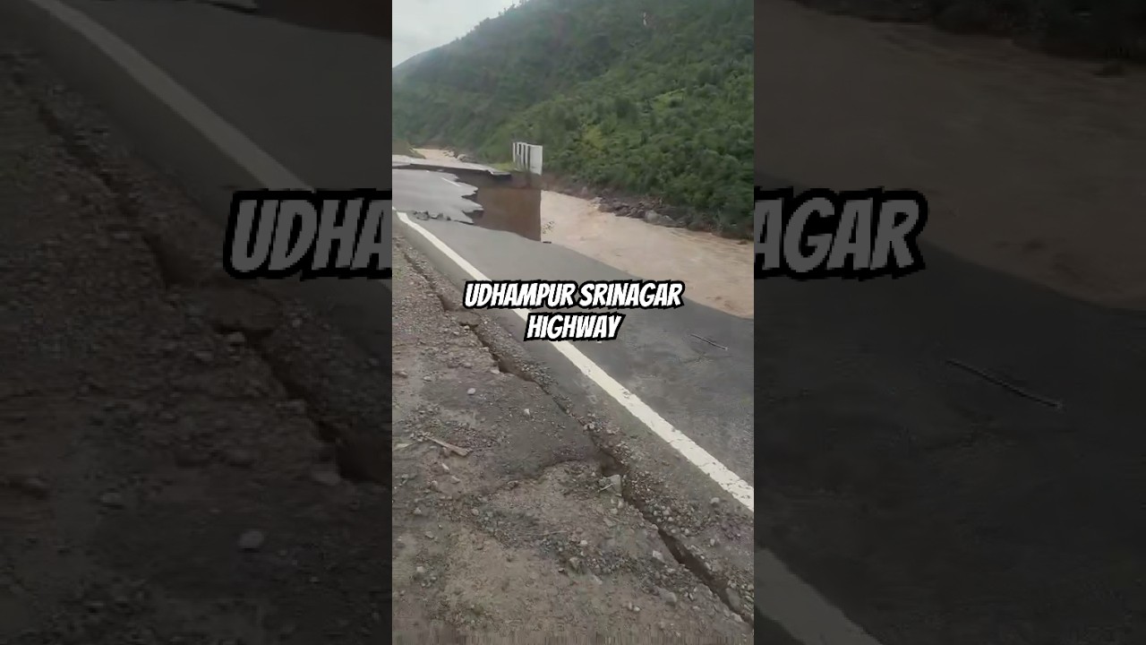 Dont travel to mountains #flood #heavyrain #udhampur #landslide #roamwithayush #jammukashmir