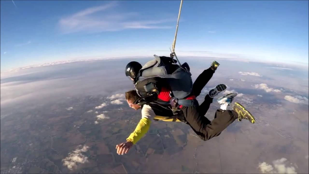 Free Life: SKIDIVING czyli skok ze spadochronu