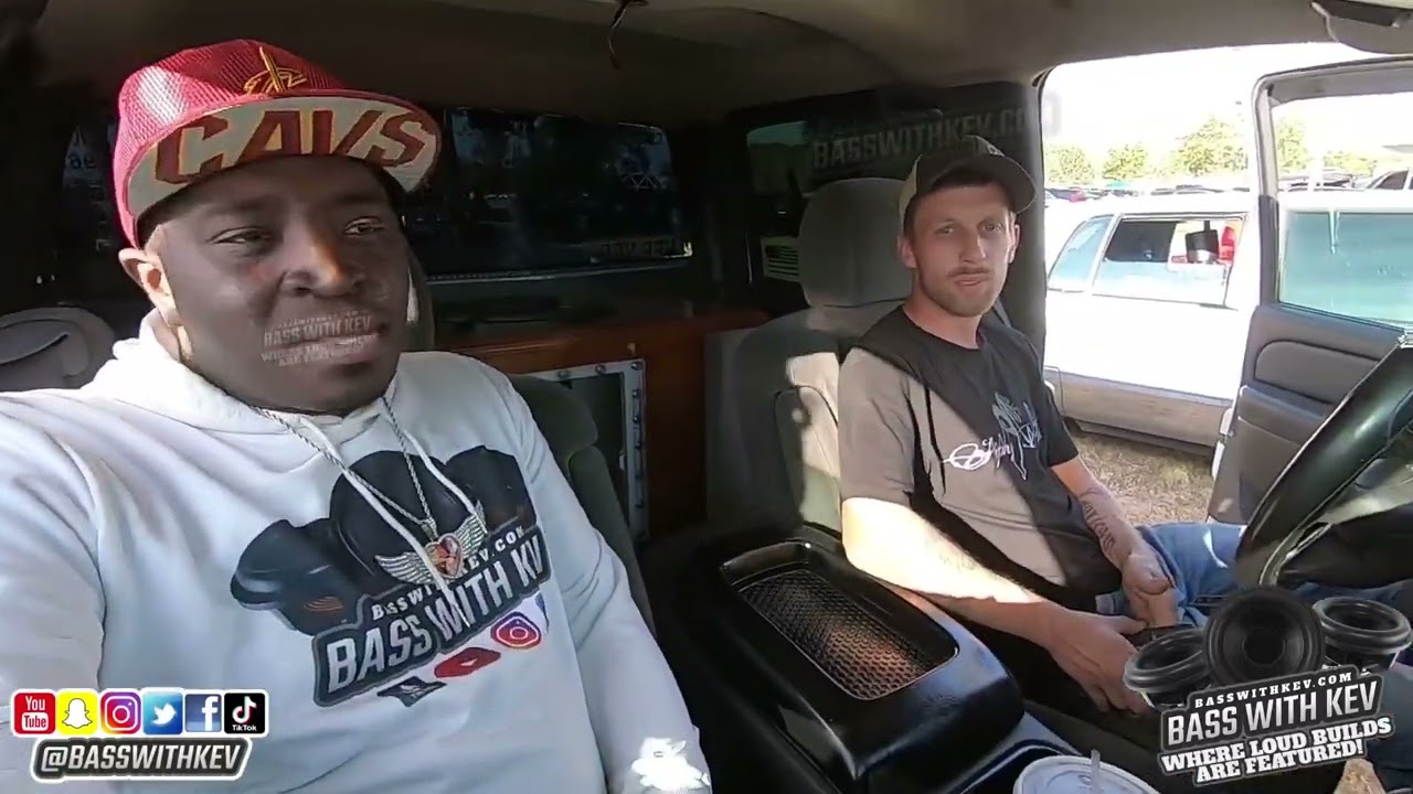 2 AMERICAN BASS SUBWOOFERS ON A CAB45 AMPLIFIER