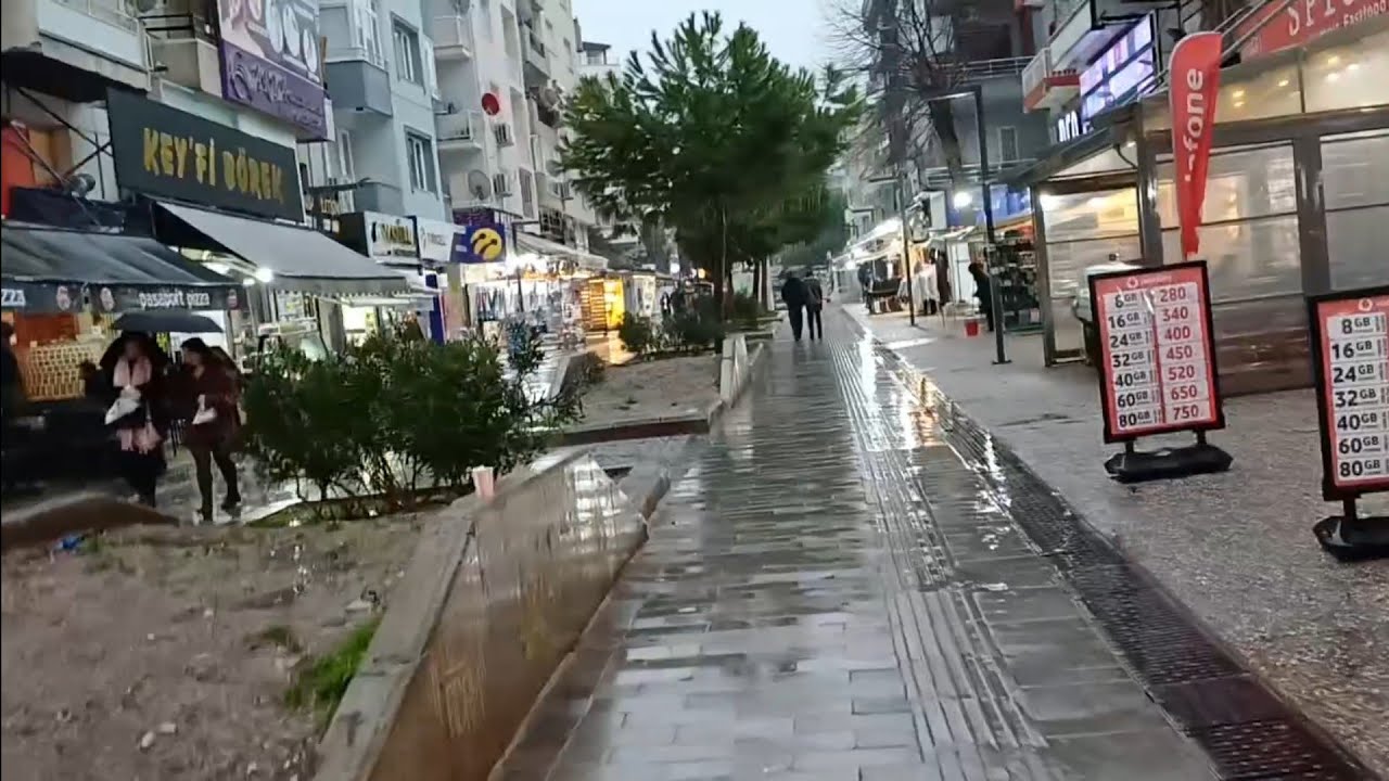 Şirinyer'de Yağmurlu bir günde Yürüyüş//A walk in Şirinyer on a rainy day.