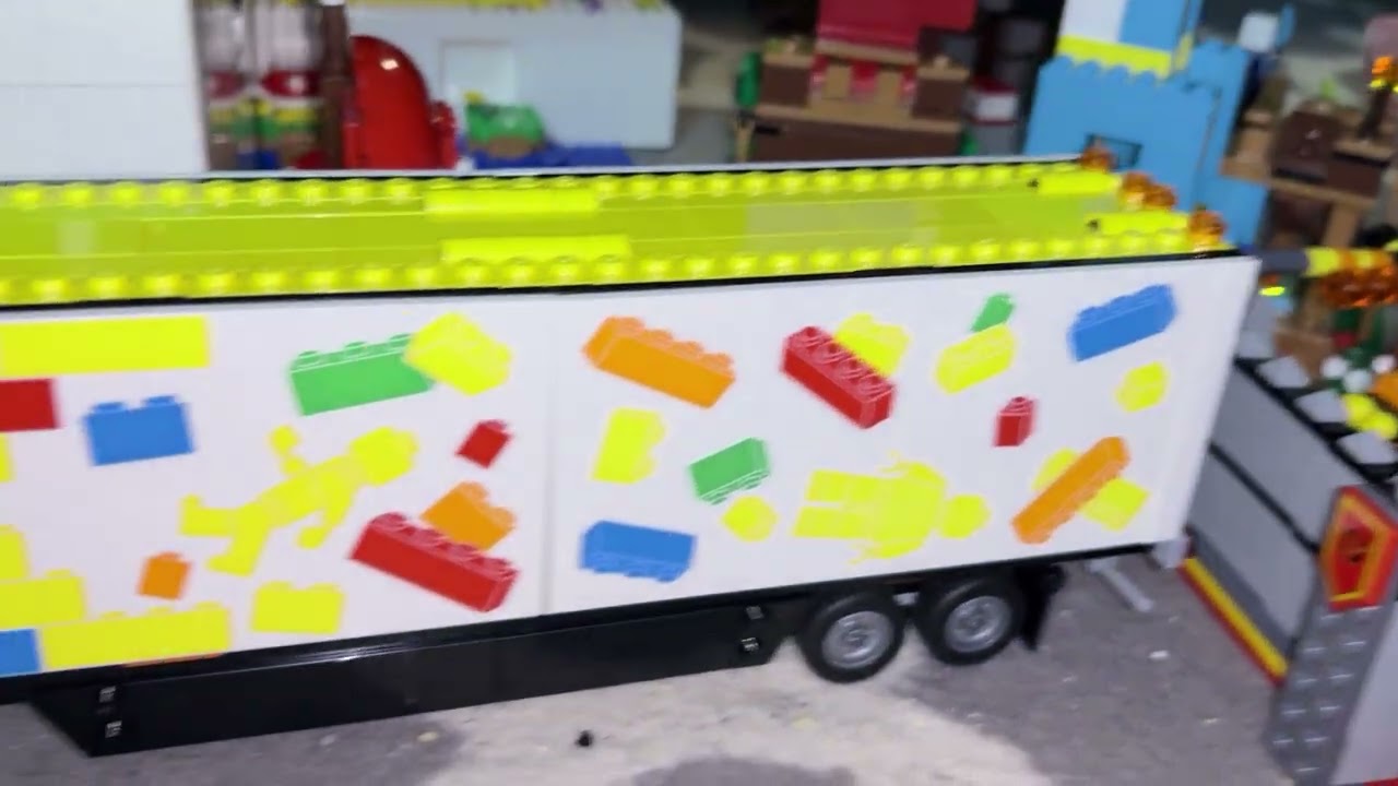 LEGO City Bus and Store