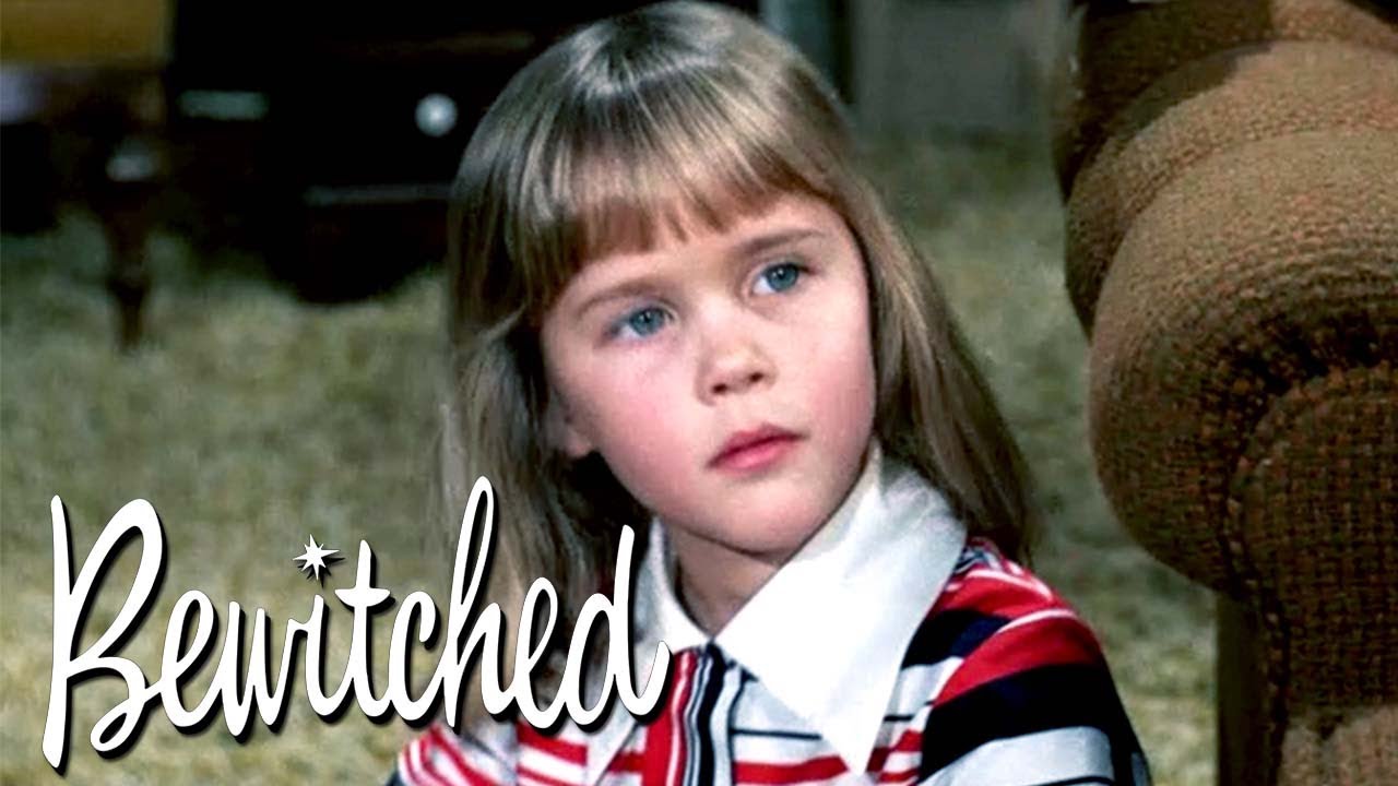 Tabitha Performs Magic In Front Of Mrs. Stephens | Bewitched