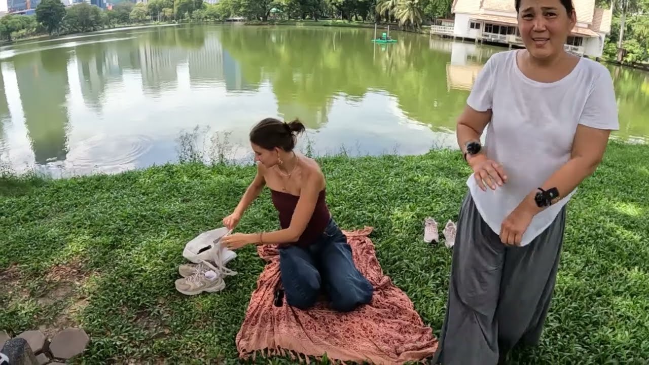Peaceful Back Massage and Back Crack in Lumphini Park | ASMR