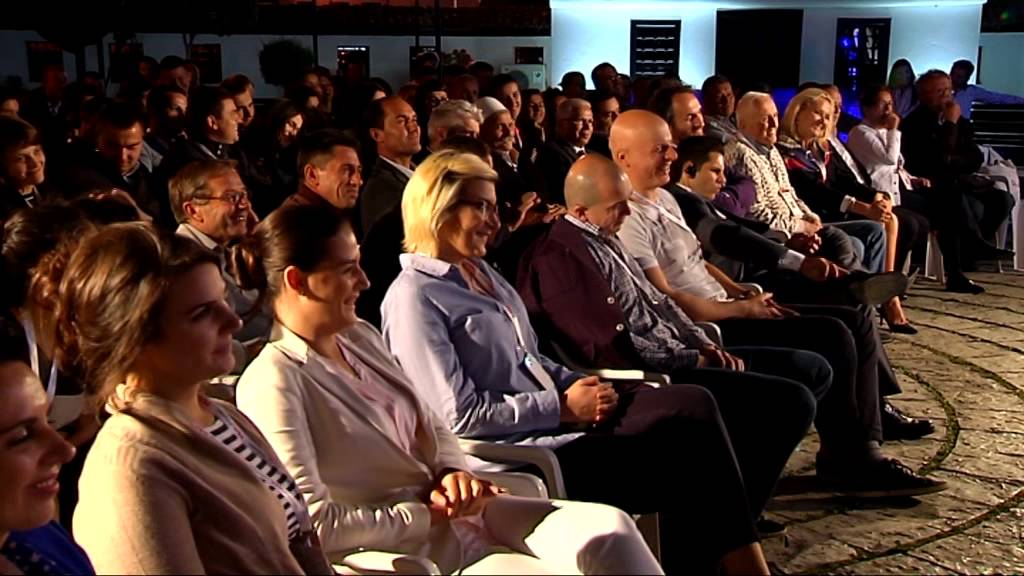 Ndiq ëndrrën për të lënë gjurmë | Fitim Uka | TEDxPrizren